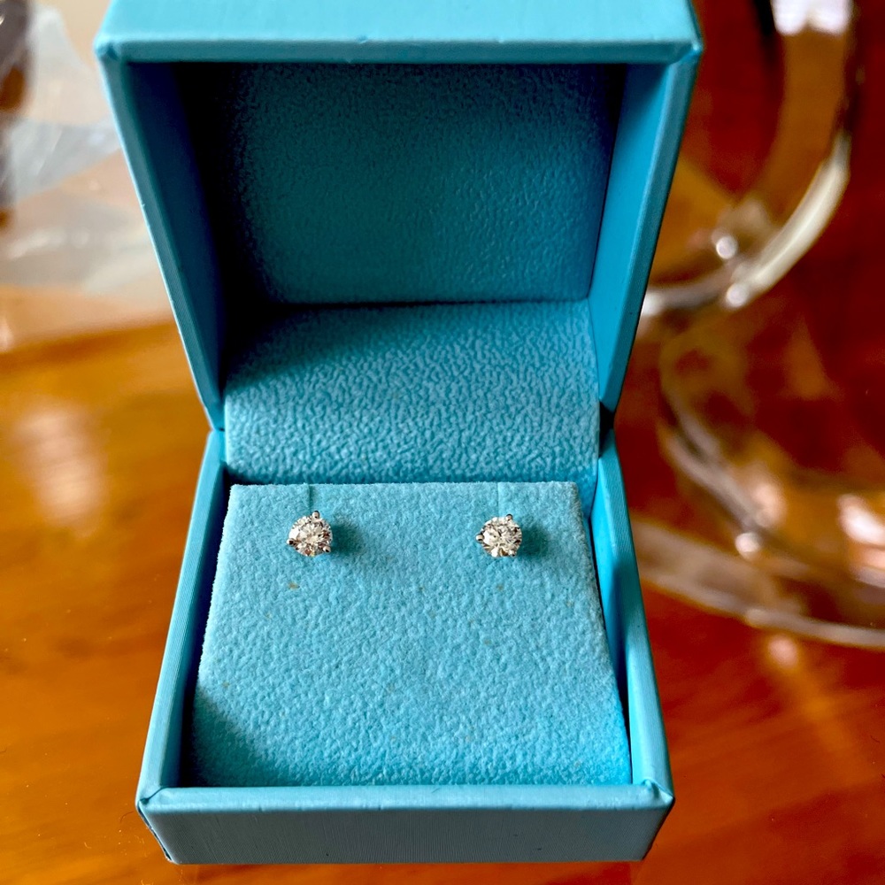 **SOLD** Diamond Stud 18K White Gold Earrings